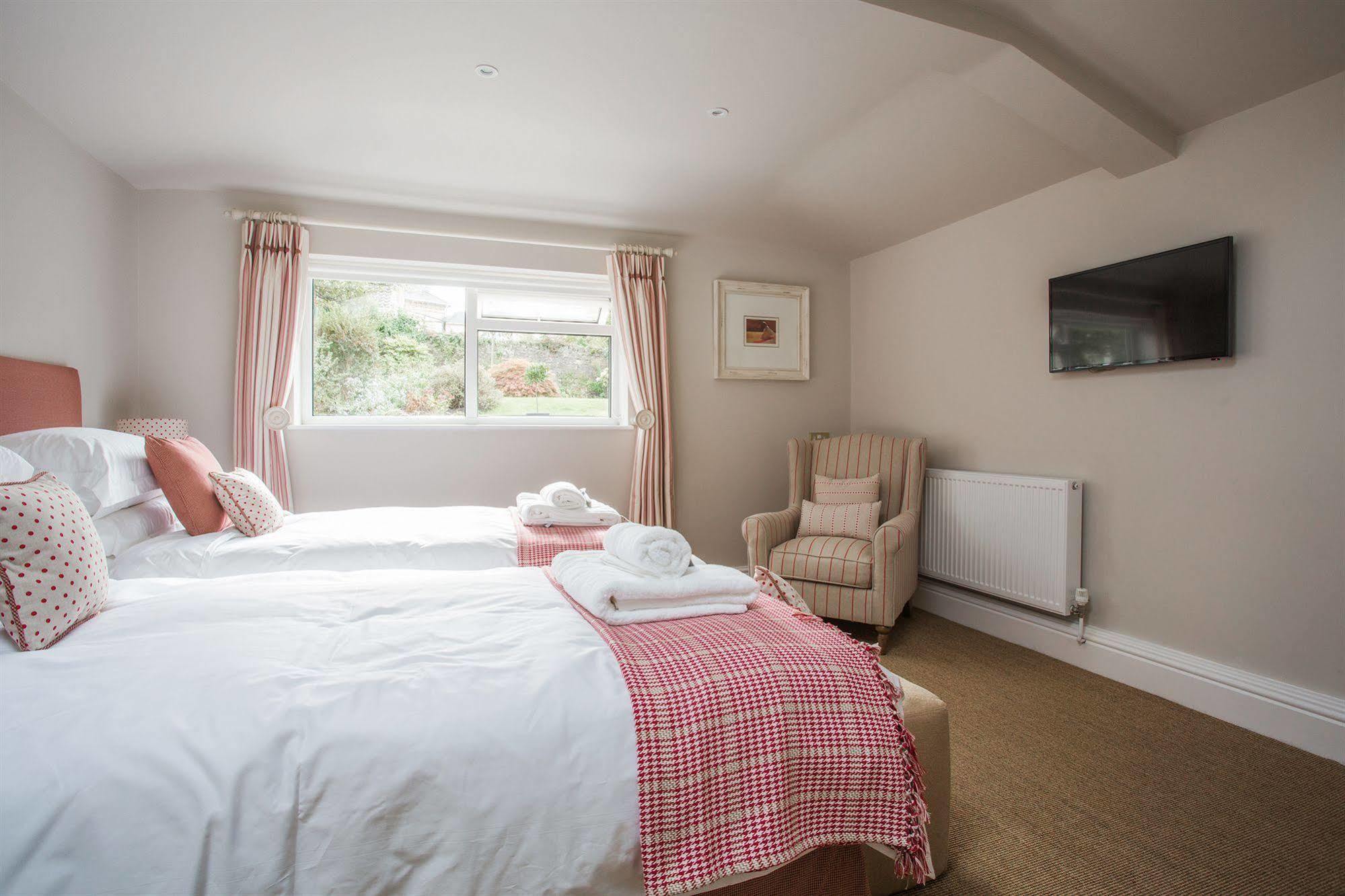 Grays Boutique B&B Bath Exterior photo The Old Post Office, Great Torrington
